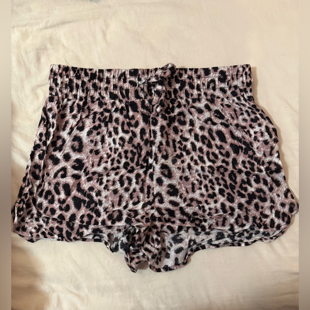 Brave Soul size L cheetah print soft shorts